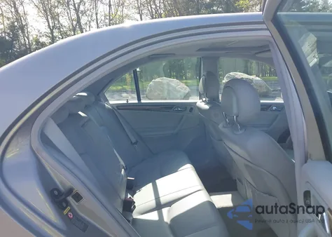 2003 Mercedes-Benz C 240 from USA, damaged, VIN WDBRF81J33F416250